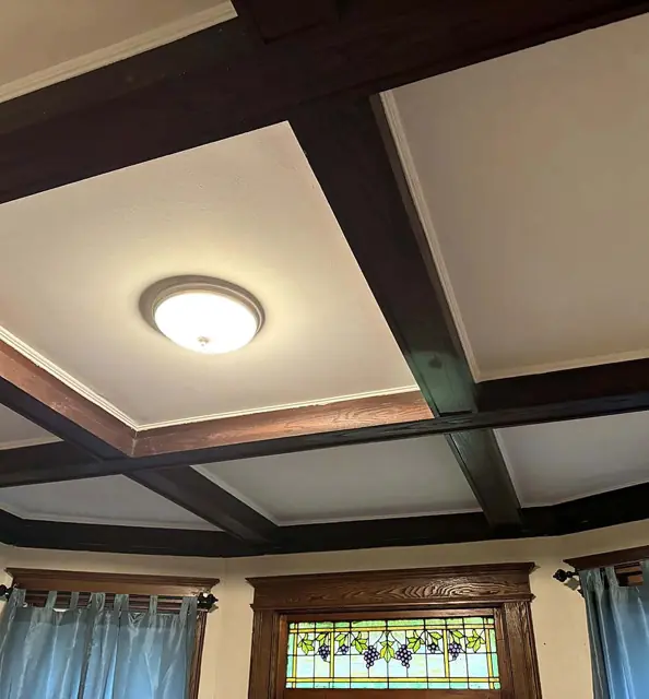 Coffered ceiling, hood, landing — Coffered ceiling
